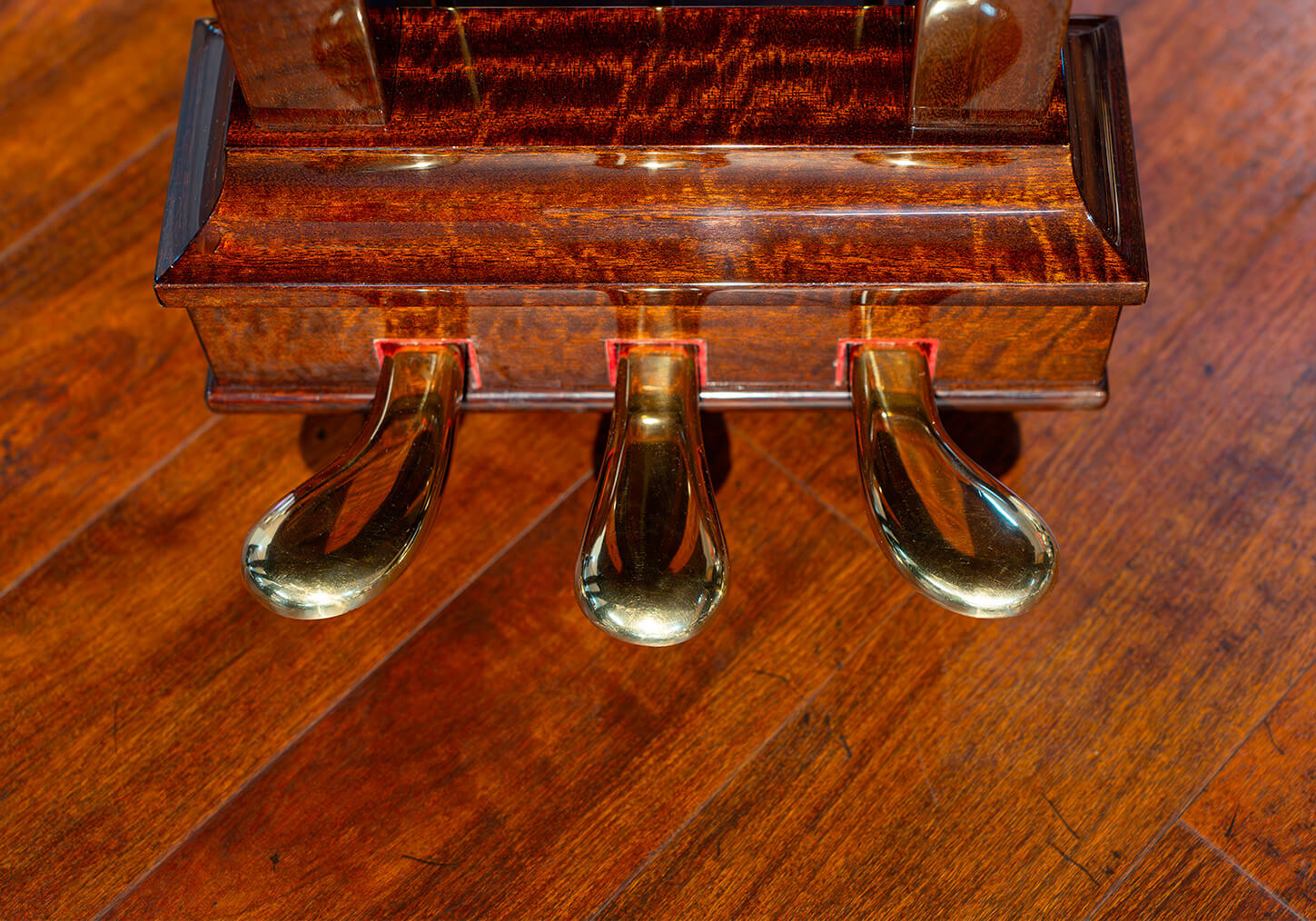 À quoi servent les trois pédales du piano ? Découvrez enfin leur utilité !