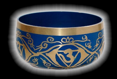 Tibetan Handmade Singing Bowls Set Tibetan Machine Made Plain Five Buddha Singing Bowl 11.25cm / 750g avec coussin et batte