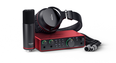 Focusrite Scarlett 2i2 4th Generation Studio Bundle