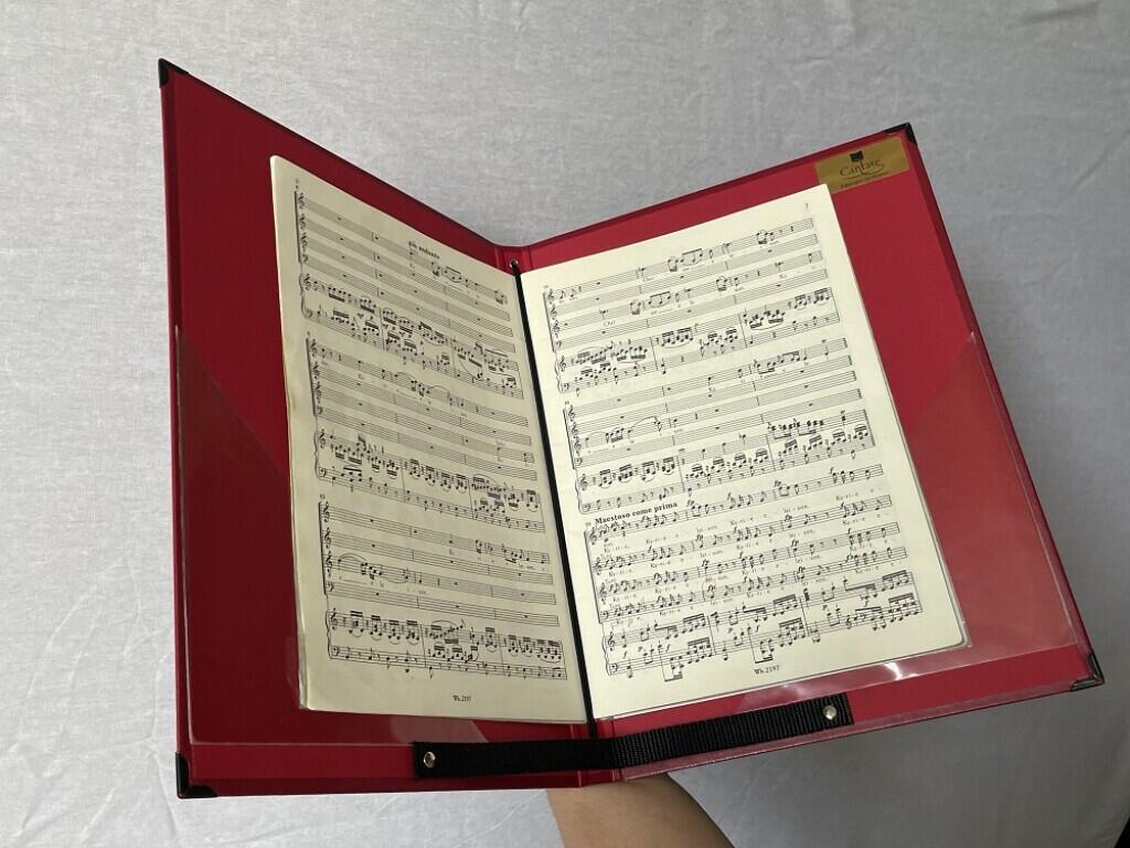 Musichorus Porte-Partitions - Cantate - Modèle Prestige Rouge 32,5x24 cm -  Boullard Musique
