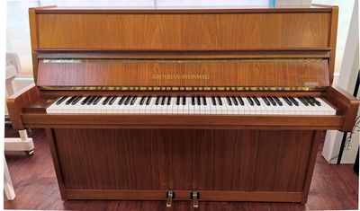 Grotrian Steinweg Satin walnut, 112 cm Second-hand